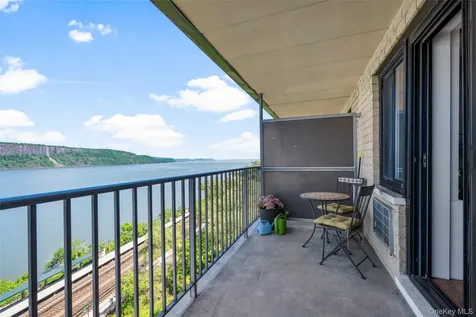 1085 Warburton Avenue Yonkers NY 10701