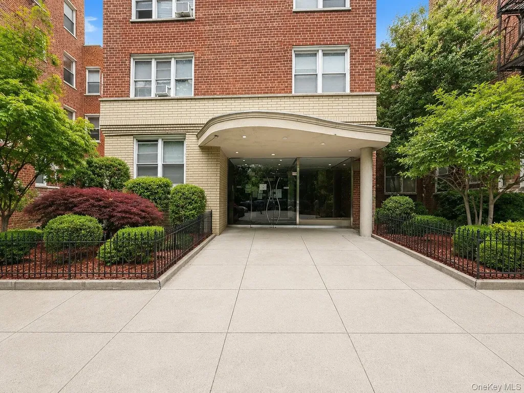 4295 Webster Avenue Bronx NY 10470