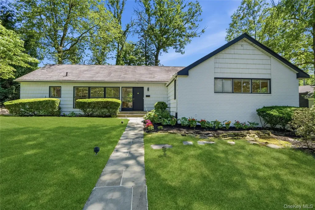 155 Birch Drive East Hills NY 11576