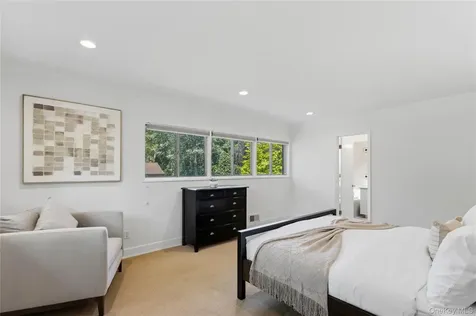 155 Birch Drive East Hills NY 11576