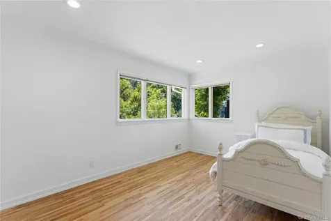 155 Birch Drive East Hills NY 11576