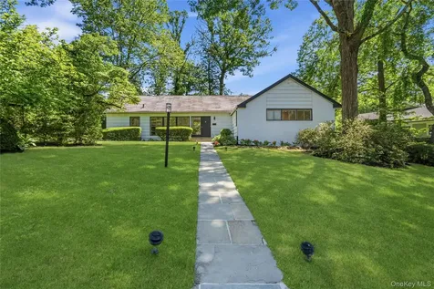 155 Birch Drive East Hills NY 11576