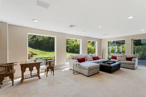 155 Birch Drive East Hills NY 11576