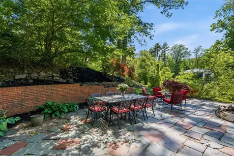 155 Birch Drive East Hills NY 11576