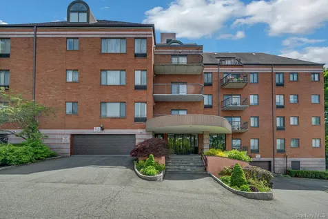 24 Ray Place Scarsdale NY 10583