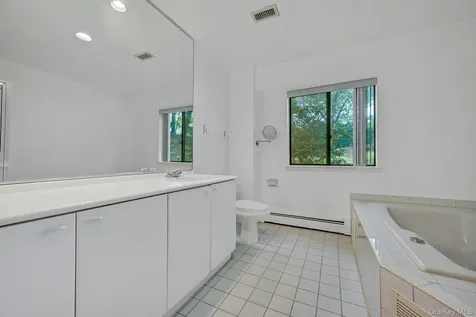 24 Ray Place Scarsdale NY 10583