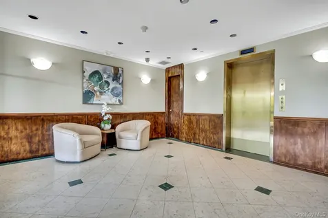 24 Ray Place Scarsdale NY 10583