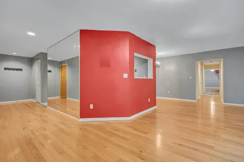 24 Ray Place Scarsdale NY 10583