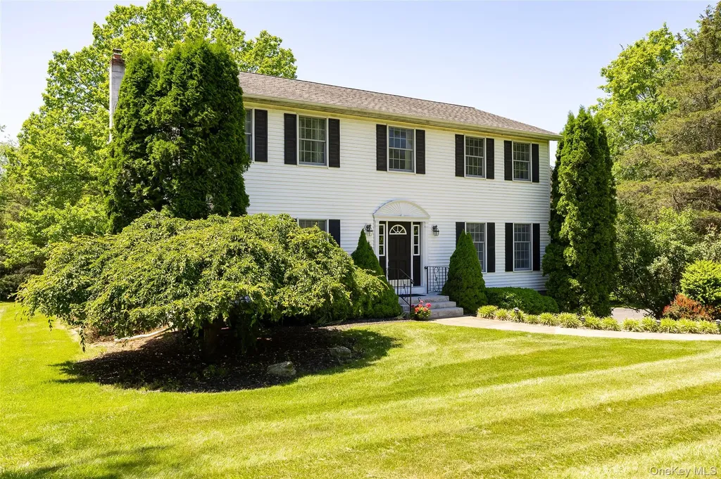 90 Leo Lane Poughquag NY 12570