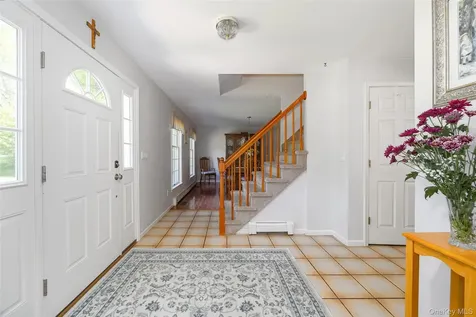 90 Leo Lane Poughquag NY 12570