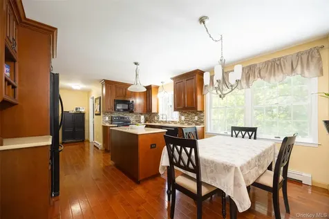 90 Leo Lane Poughquag NY 12570