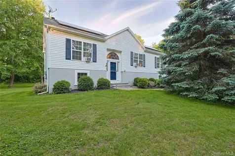 17 Cosmo Drive Hopewell Junction NY 12533