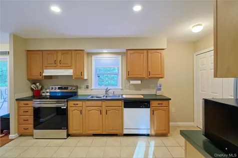 17 Cosmo Drive Hopewell Junction NY 12533