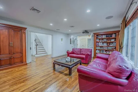 20 Astro Place Dix Hills NY 11746