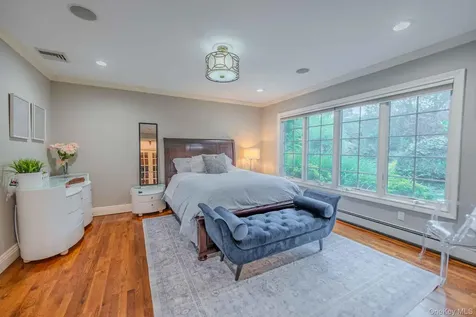20 Astro Place Dix Hills NY 11746