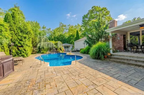 20 Astro Place Dix Hills NY 11746