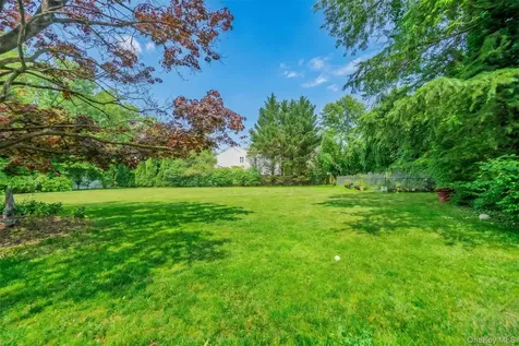 20 Astro Place Dix Hills NY 11746