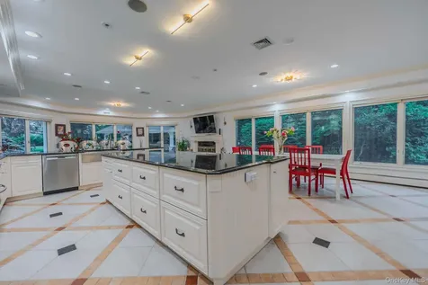20 Astro Place Dix Hills NY 11746