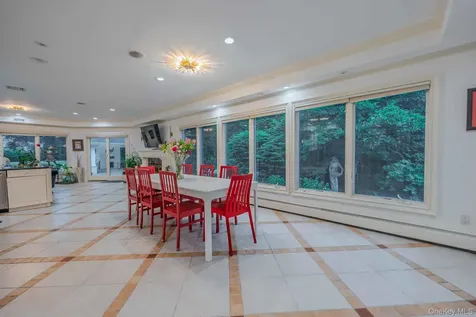 20 Astro Place Dix Hills NY 11746