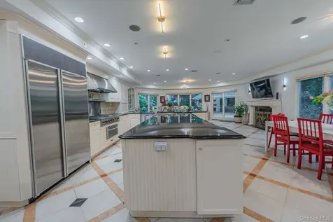 20 Astro Place Dix Hills NY 11746