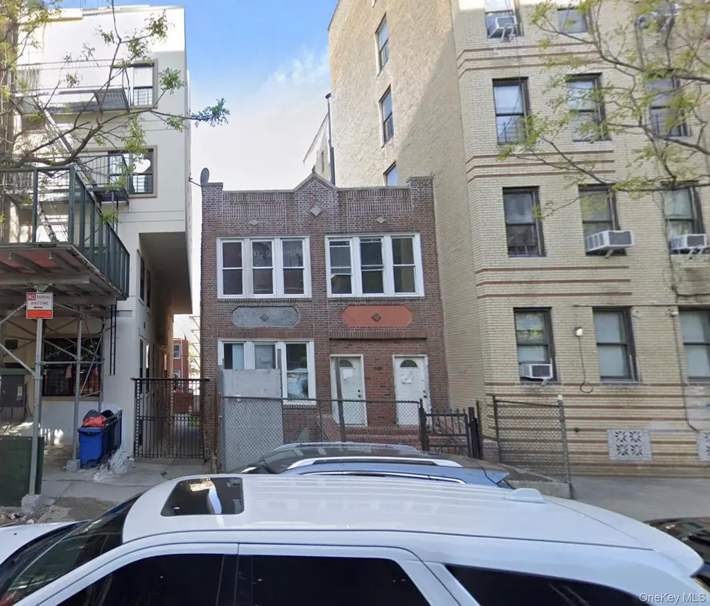 1685 Eastburn Avenue Bronx NY 10457