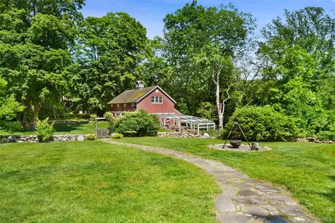 161 Ridgefield Avenue South Salem NY 10590