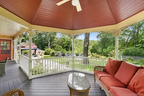 161 Ridgefield Avenue South Salem NY 10590