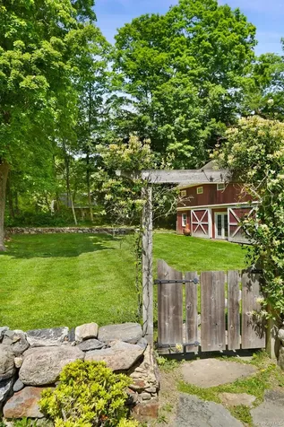 161 Ridgefield Avenue South Salem NY 10590