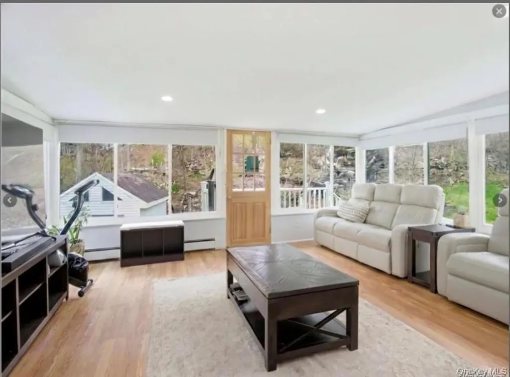 168 W Hartsdale Avenue Hartsdale NY 10530