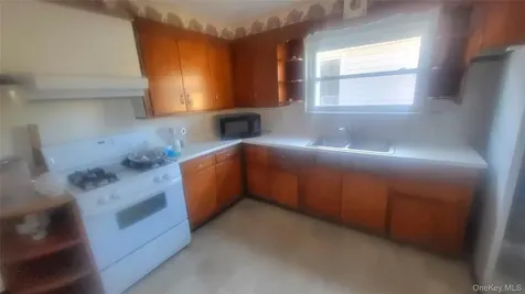 319 Mansion Street Poughkeepsie NY 12601