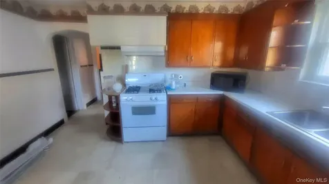 319 Mansion Street Poughkeepsie NY 12601
