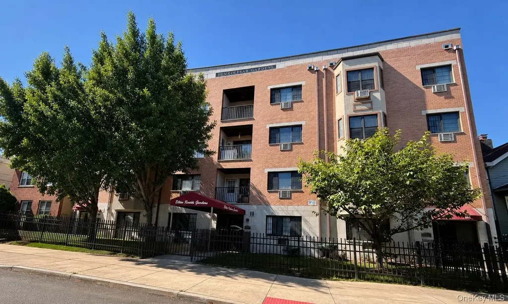 668 E 226th Street Bronx NY 10466
