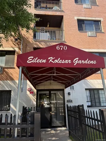 668 E 226th Street Bronx NY 10466