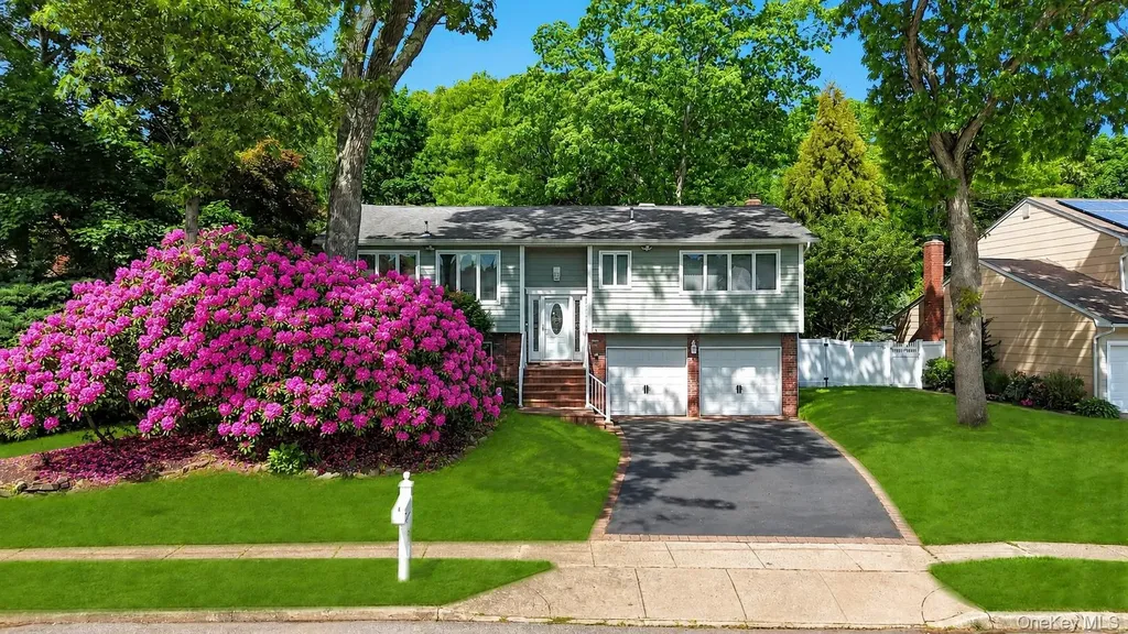 9 Quincy Lane Smithtown NY 11787