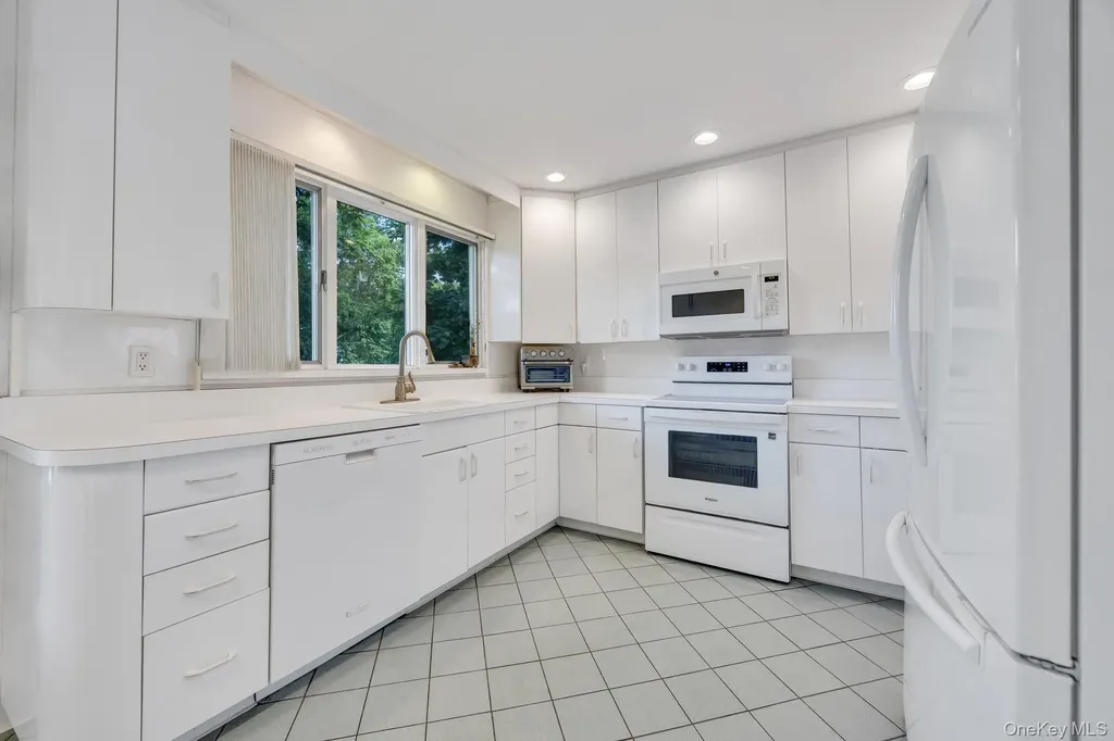 9 Quincy Lane Smithtown NY 11787