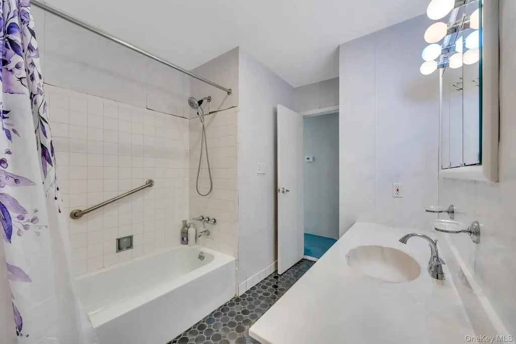 9 Quincy Lane Smithtown NY 11787