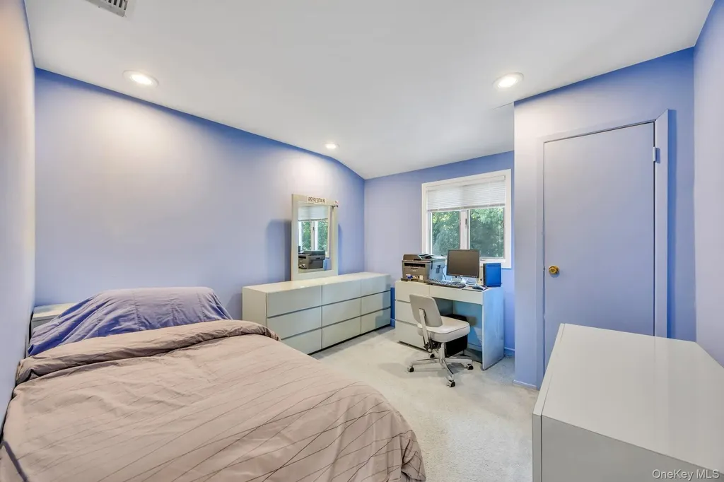 9 Quincy Lane Smithtown NY 11787