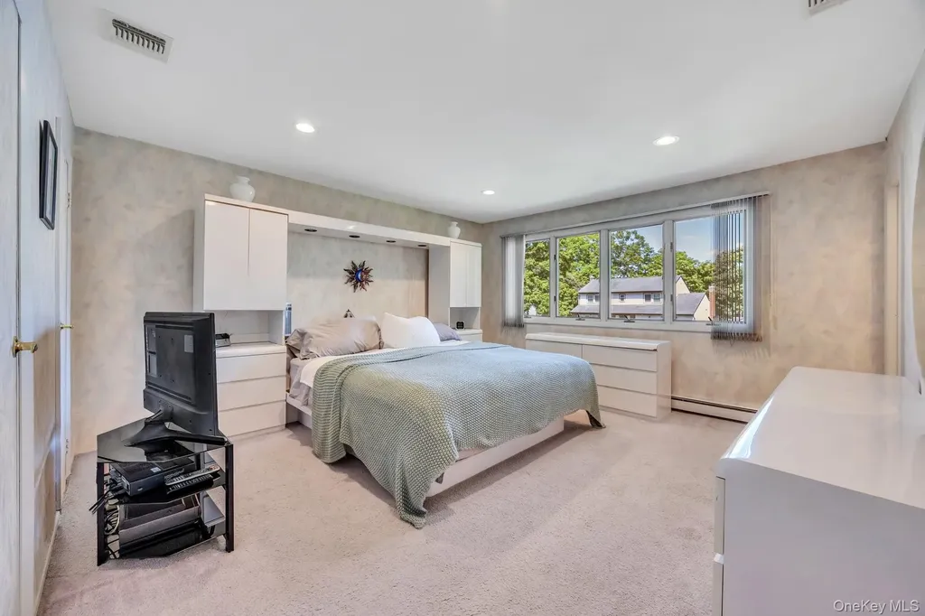 9 Quincy Lane Smithtown NY 11787