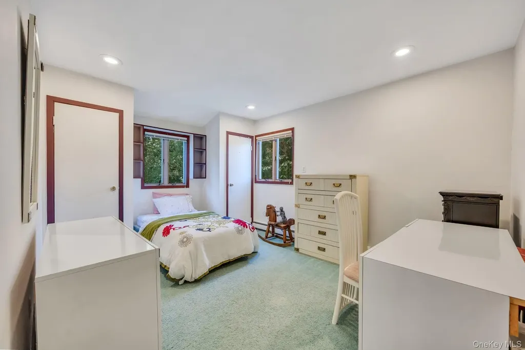 9 Quincy Lane Smithtown NY 11787