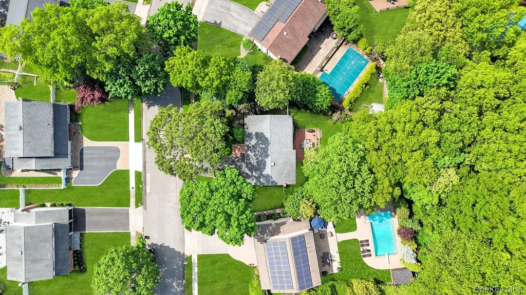 9 Quincy Lane Smithtown NY 11787