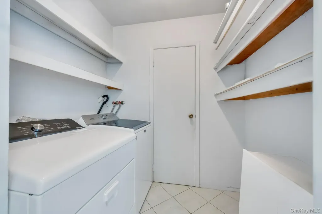 9 Quincy Lane Smithtown NY 11787