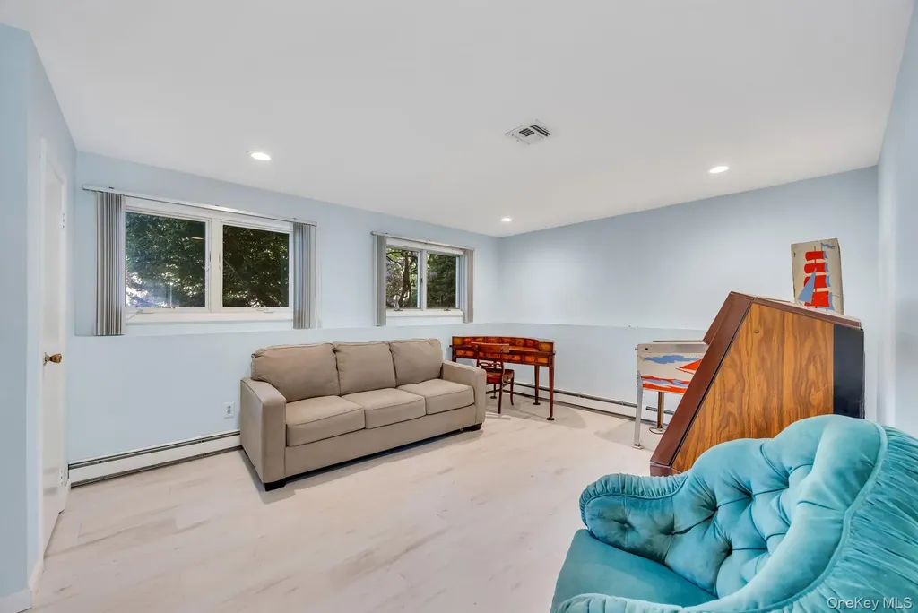 9 Quincy Lane Smithtown NY 11787