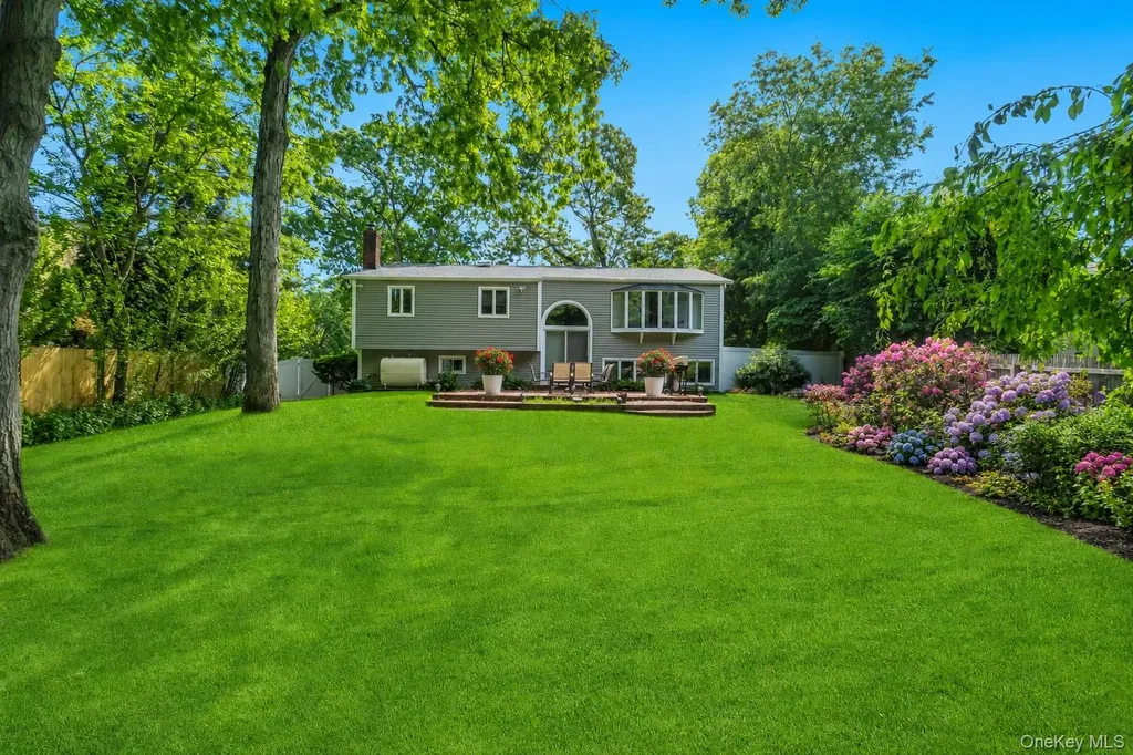 9 Quincy Lane Smithtown NY 11787