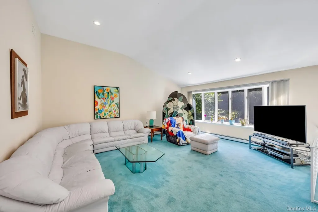 9 Quincy Lane Smithtown NY 11787