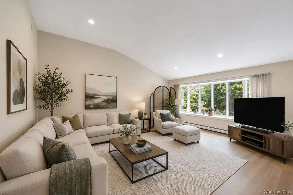 9 Quincy Lane Smithtown NY 11787