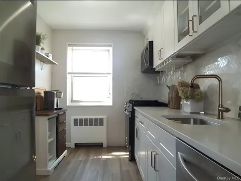 8 Cascade Terrace Yonkers NY 10703