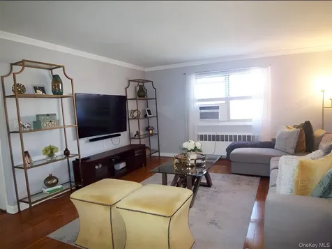 8 Cascade Terrace Yonkers NY 10703