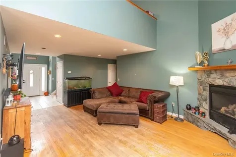 181 David Drive Pleasant Valley NY 12601