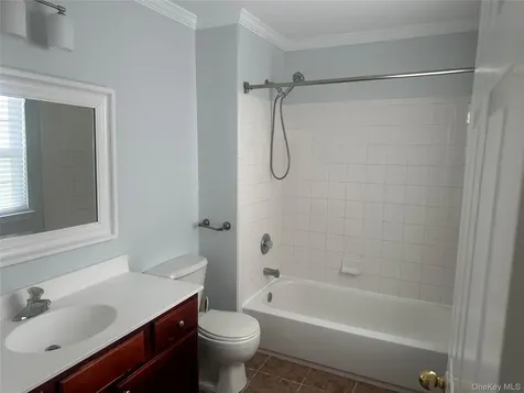 18 Mill Lane Medford NY 11763