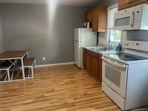 18 Mill Lane Medford NY 11763